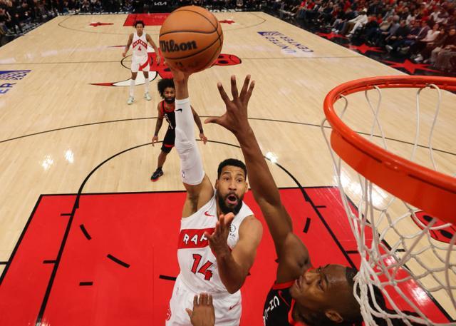 越挫越勇的落选秀坦普尔 如今续约猛龙迎生涯第16季