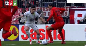 1737210908155058072.gif F1直播-【德甲】戈雷茨卡双响 拜仁3比2沃尔夫斯堡