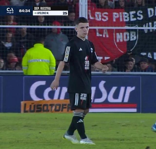 1731465692907061041.png 赛车投注-网红打卡式出场,阿甲营销丑闻?这是对足球的亵渎!