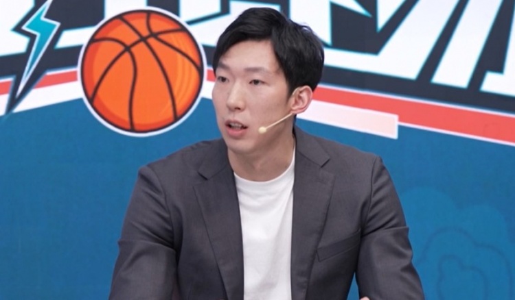 周琦透露赴美治疗细节:签证延误推迟行程 术后仅休养数日便返程