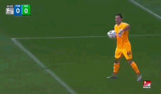 1728452199489055007.gif 注册观看-别迷信“职业”人士,点球被他们玩成了奇葩…