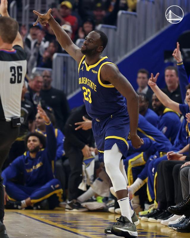 1670130846463057116.jpg 三分命中数25比3!火勇之战变成三分教学局