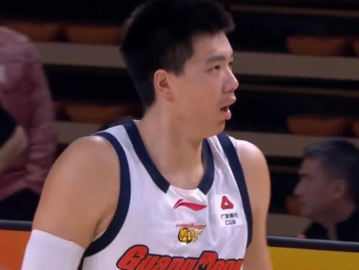 排队道歉！广东新援用表现回应质疑 5分钟砍10+8太强悍