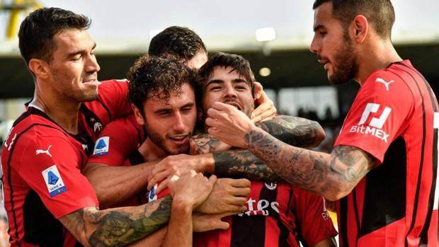 赛车投注-红黑大叔们 都露出了老父亲般的笑容