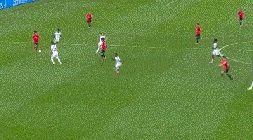 【西甲】本泽马2球2助破纪录 阿森西奥3球 皇马6比1